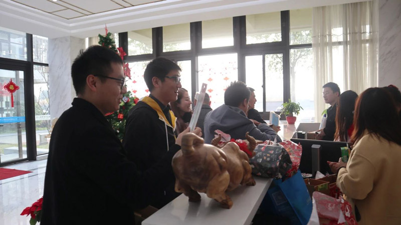 繽紛平安夜，歡樂圣誕節(jié) | 寶開舉辦第四季度員工集體生日會