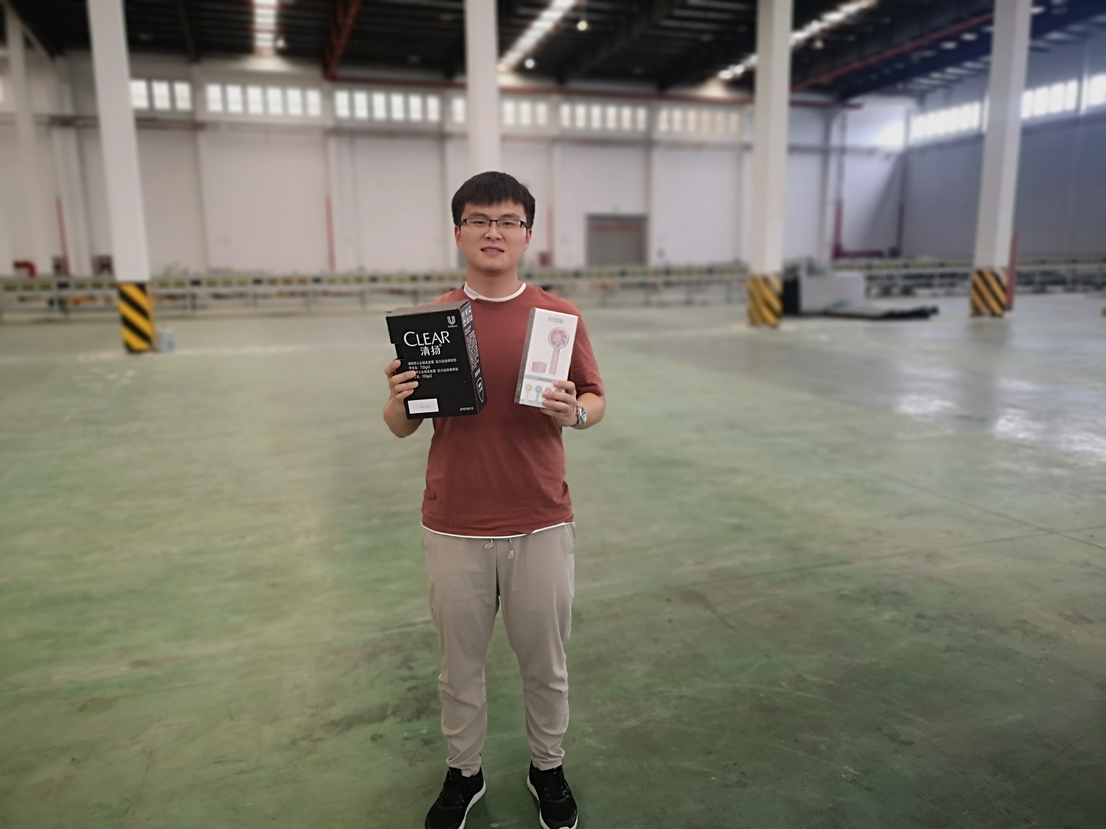 關(guān)愛(ài)職工 · 夏送清涼 | 寶開(kāi)工會(huì)赴一線(xiàn)送清涼，致敬高溫下的堅(jiān)守