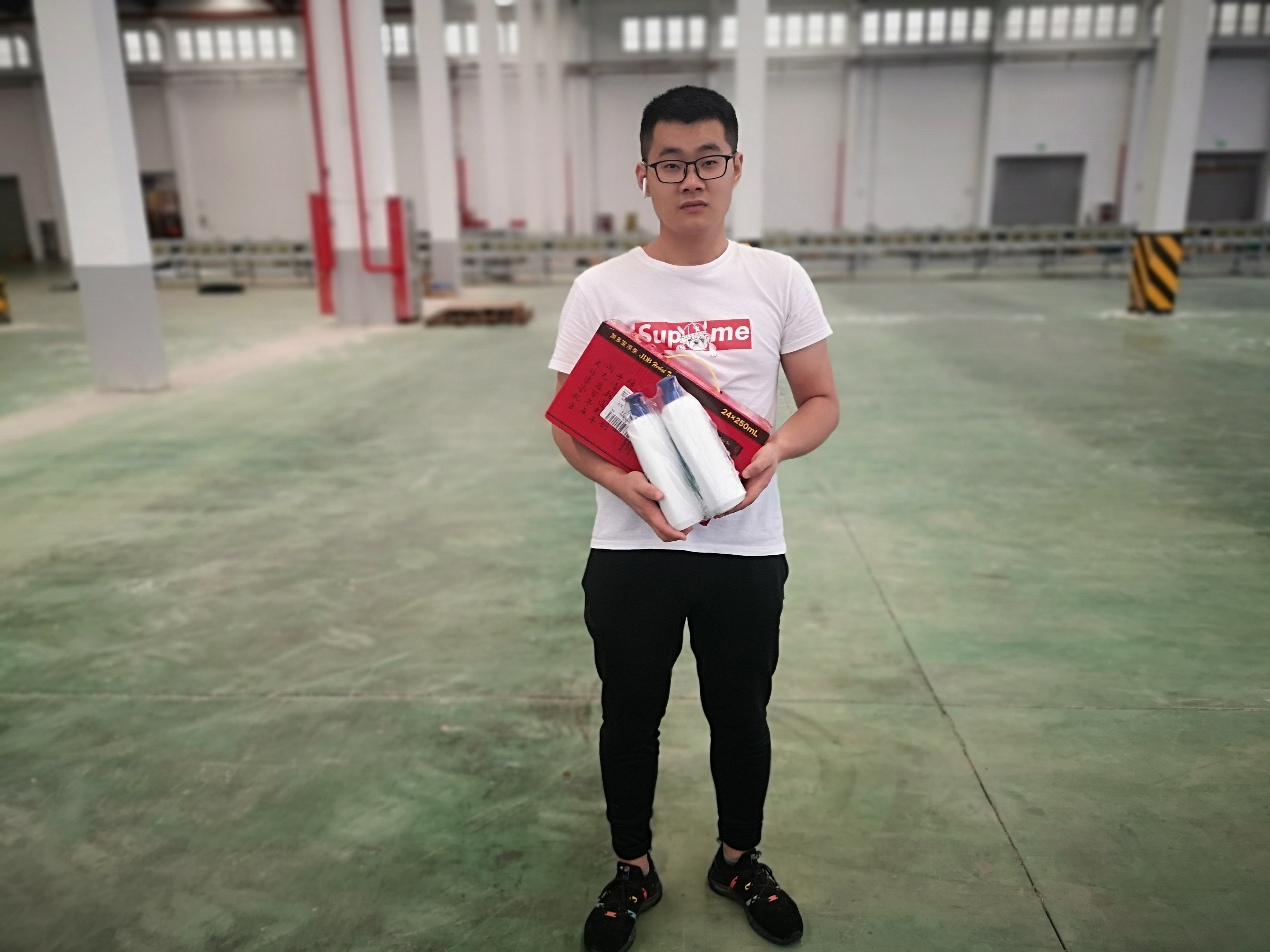 關(guān)愛(ài)職工 · 夏送清涼 | 寶開(kāi)工會(huì)赴一線(xiàn)送清涼，致敬高溫下的堅(jiān)守