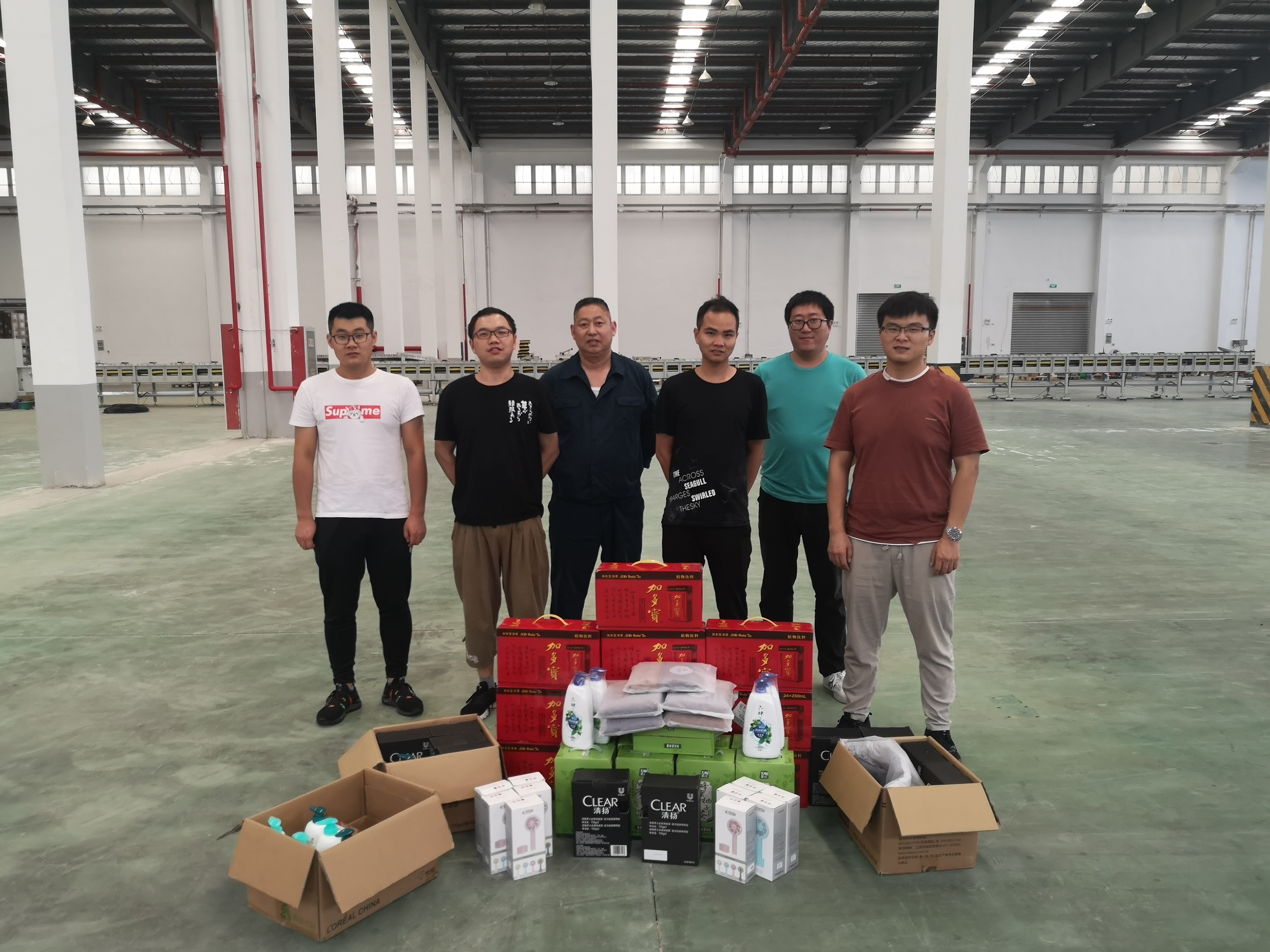 關(guān)愛(ài)職工 · 夏送清涼 | 寶開(kāi)工會(huì)赴一線(xiàn)送清涼，致敬高溫下的堅(jiān)守