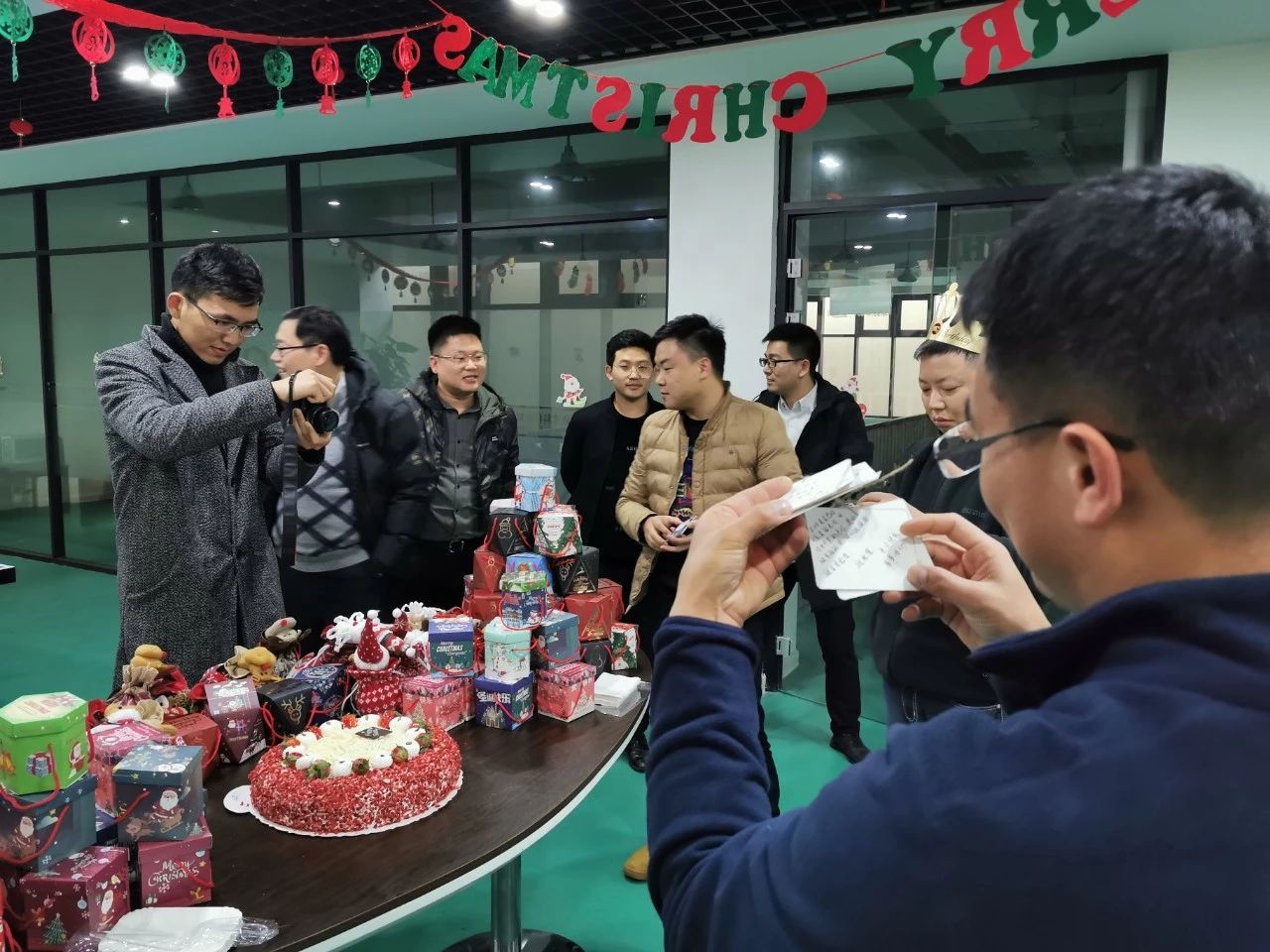 圣誕主題生日趴 | 濃情暖意平安夜，誕愿有你共前行