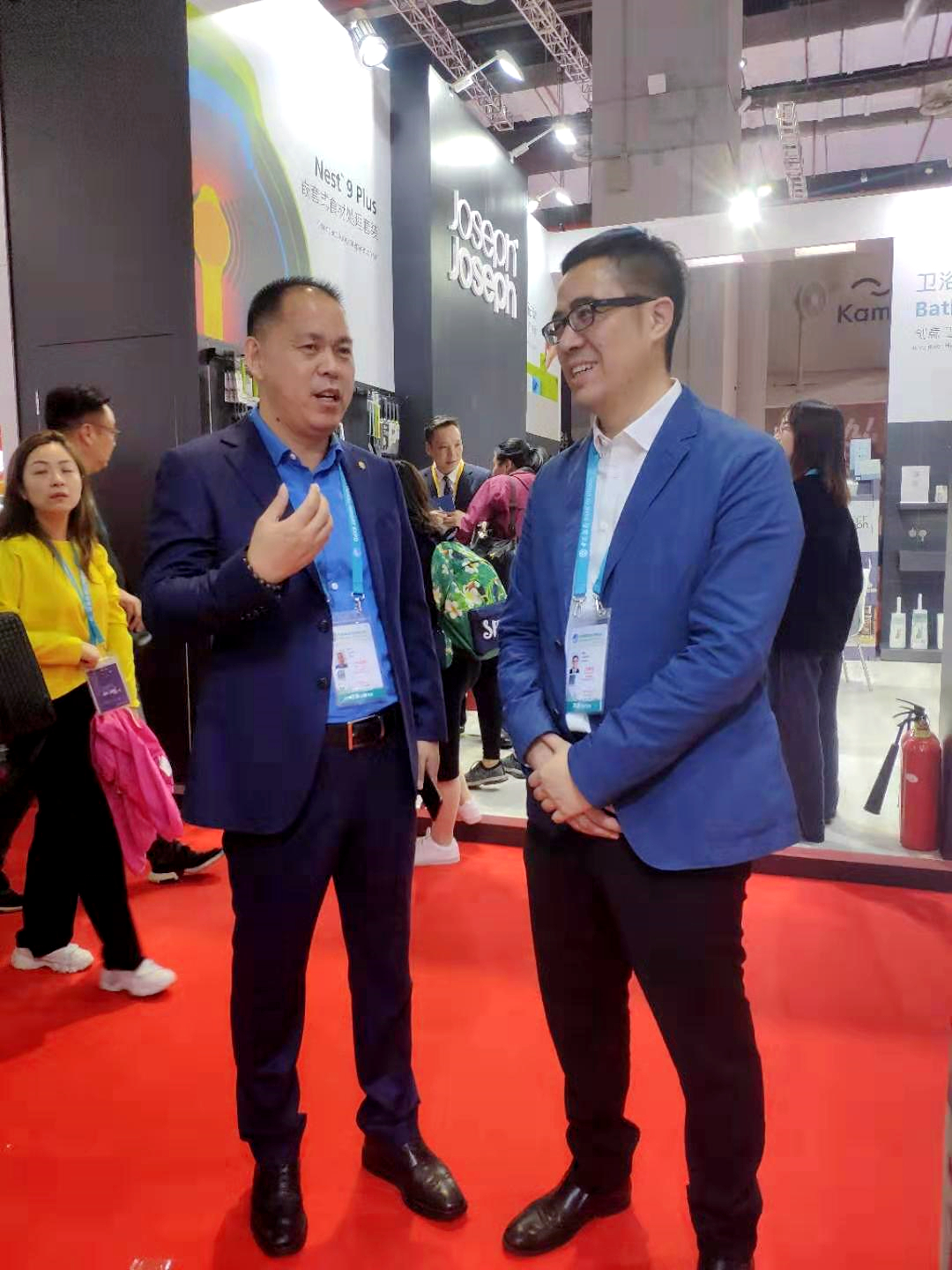 ＂合作、創(chuàng)新、共享＂話進(jìn)博一一寶開董事長邢志文參觀進(jìn)博并接受SMG記者采訪