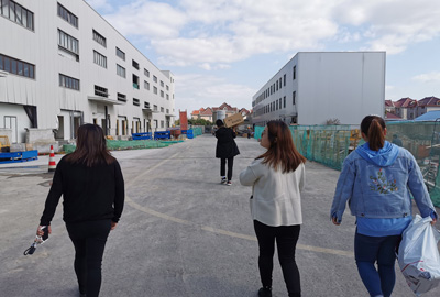 11月中旬，寶開工會組織開展“走一線、送溫暖”關(guān)愛員工暖冬行動。