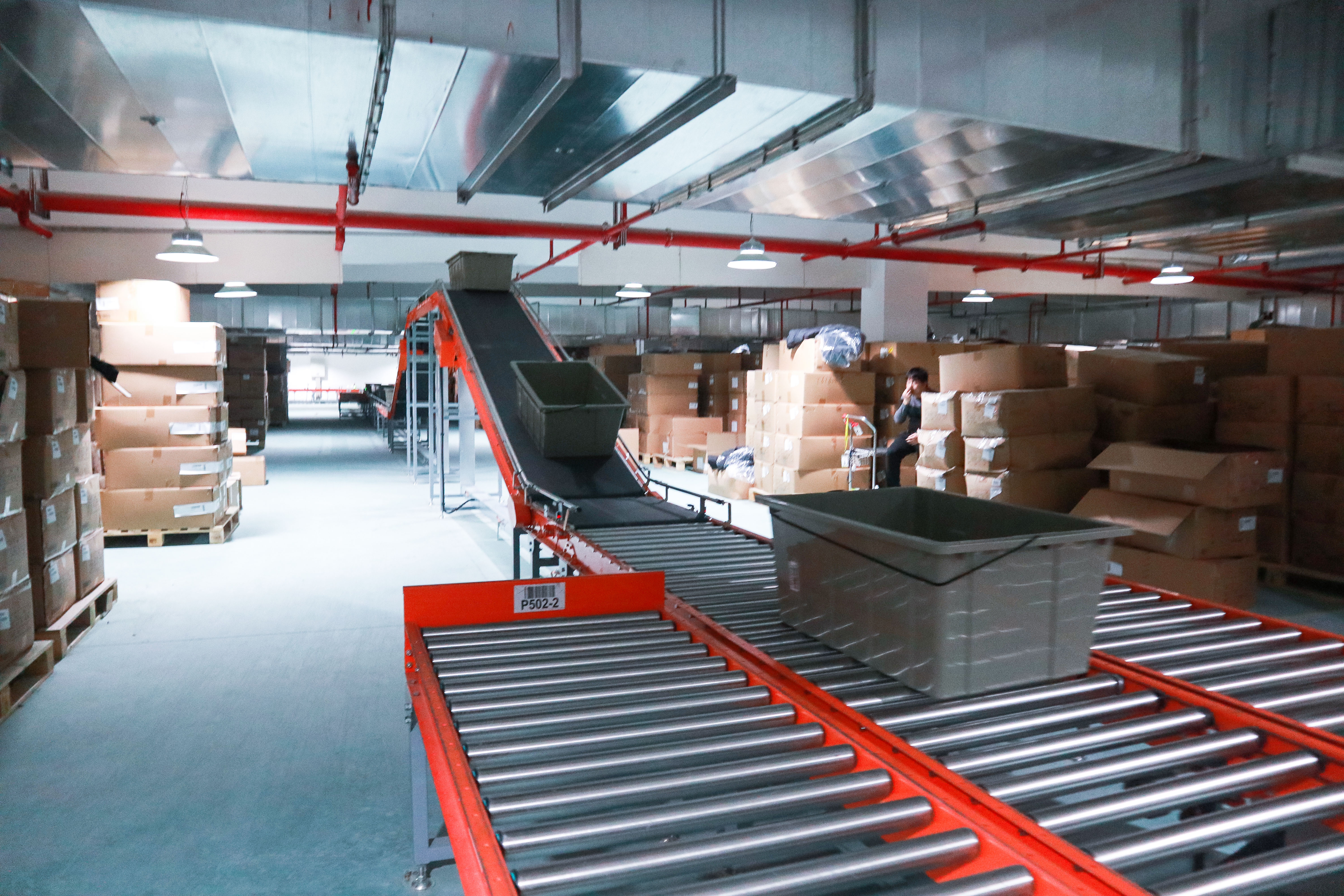 案例新聞 | 官宣！雅鹿物流中心自動(dòng)化揀選輸送項(xiàng)目完工驗(yàn)收！