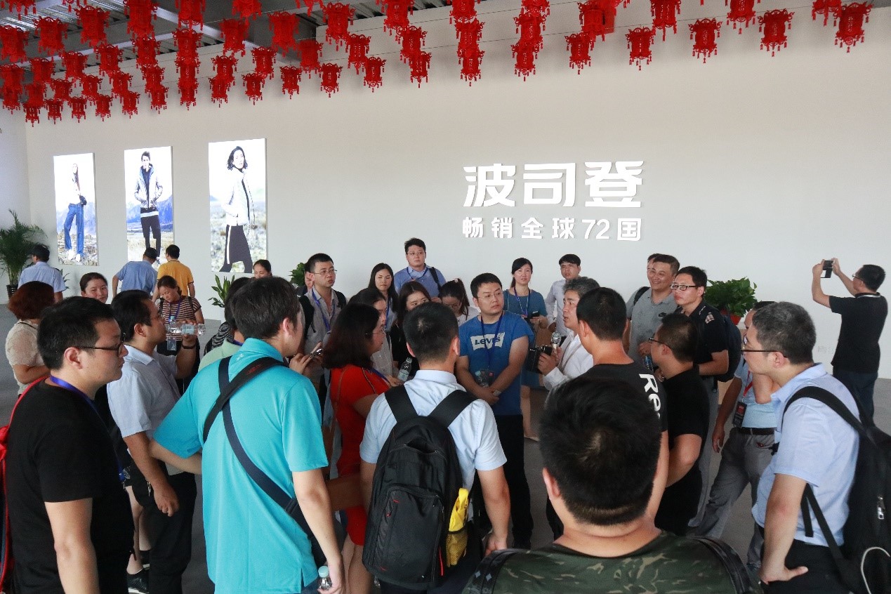 寶開(kāi)集成服裝行業(yè)代表項(xiàng)目 | 波司登集團(tuán)智能配送中心迎業(yè)內(nèi)眾嘉賓集體參觀