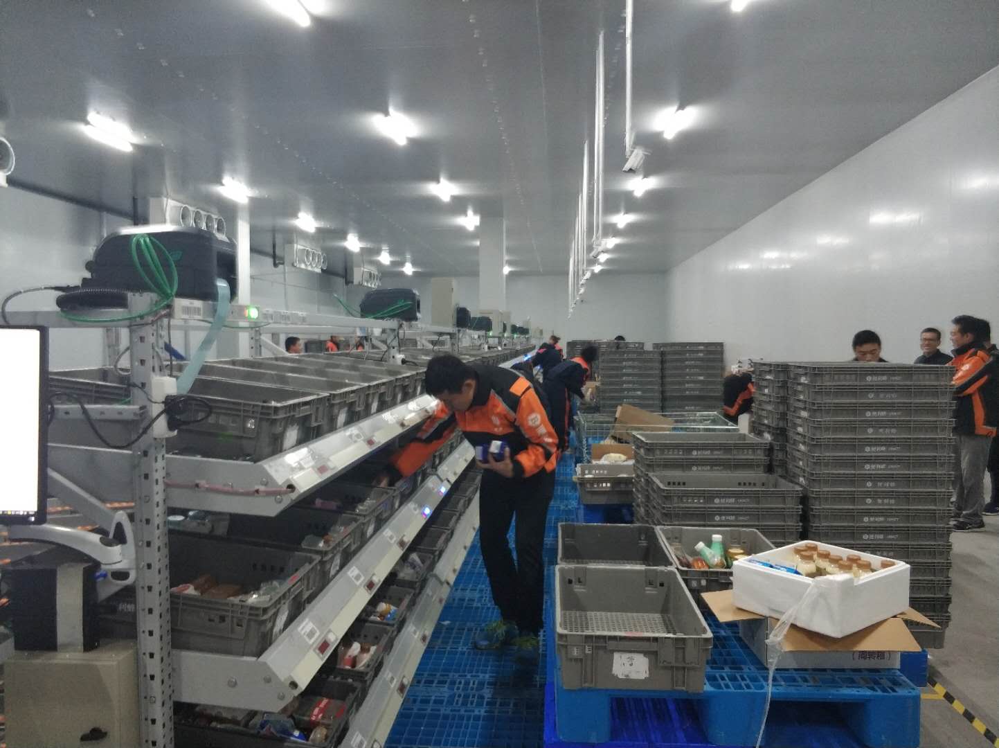 現(xiàn)場報道 | 便利蜂北京倉常溫庫、冷藏庫項目完美收官