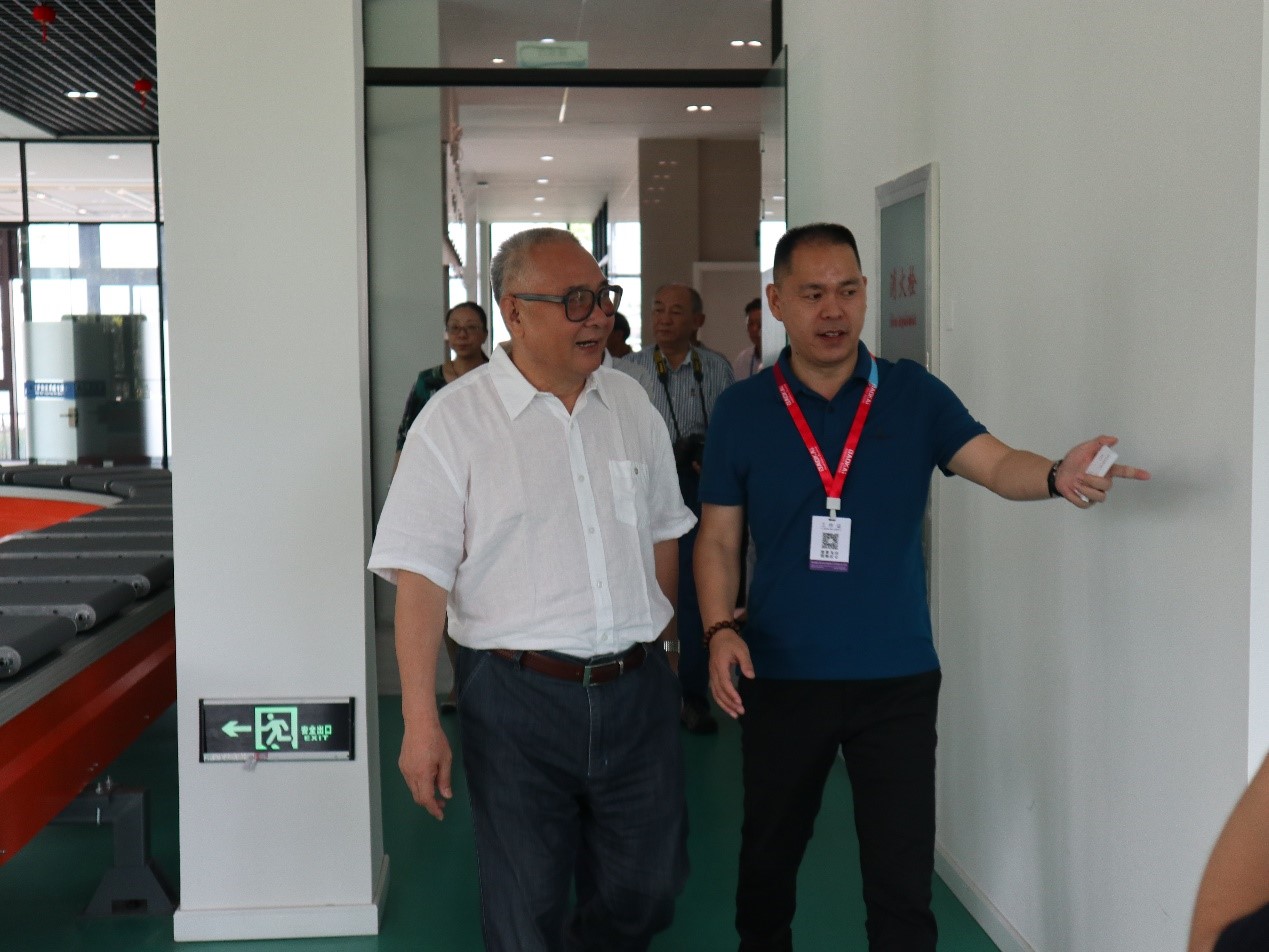 新聞 | 無錫市原政協(xié)領導、吳涇鎮(zhèn)黨委領導一行蒞臨寶開參觀考察