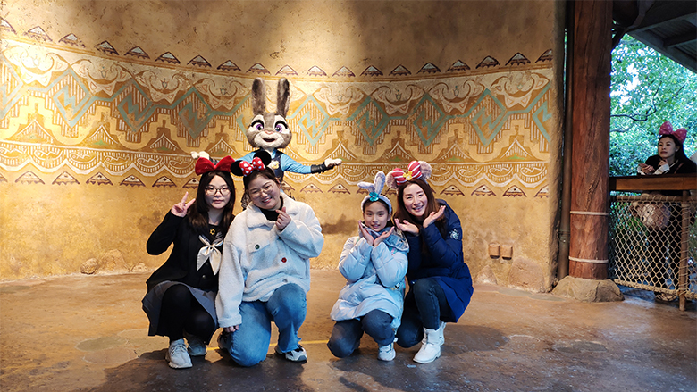 Happy Women’s Day | 歡度三八節(jié)，我們相約上海迪士尼樂園