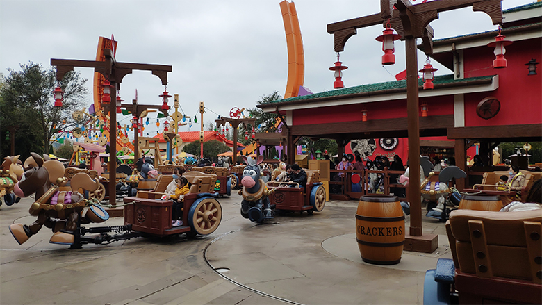 Happy Women’s Day | 歡度三八節(jié)，我們相約上海迪士尼樂園