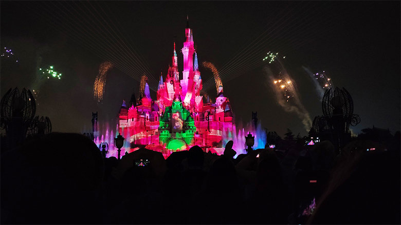 Happy Women’s Day | 歡度三八節(jié)，我們相約上海迪士尼樂園