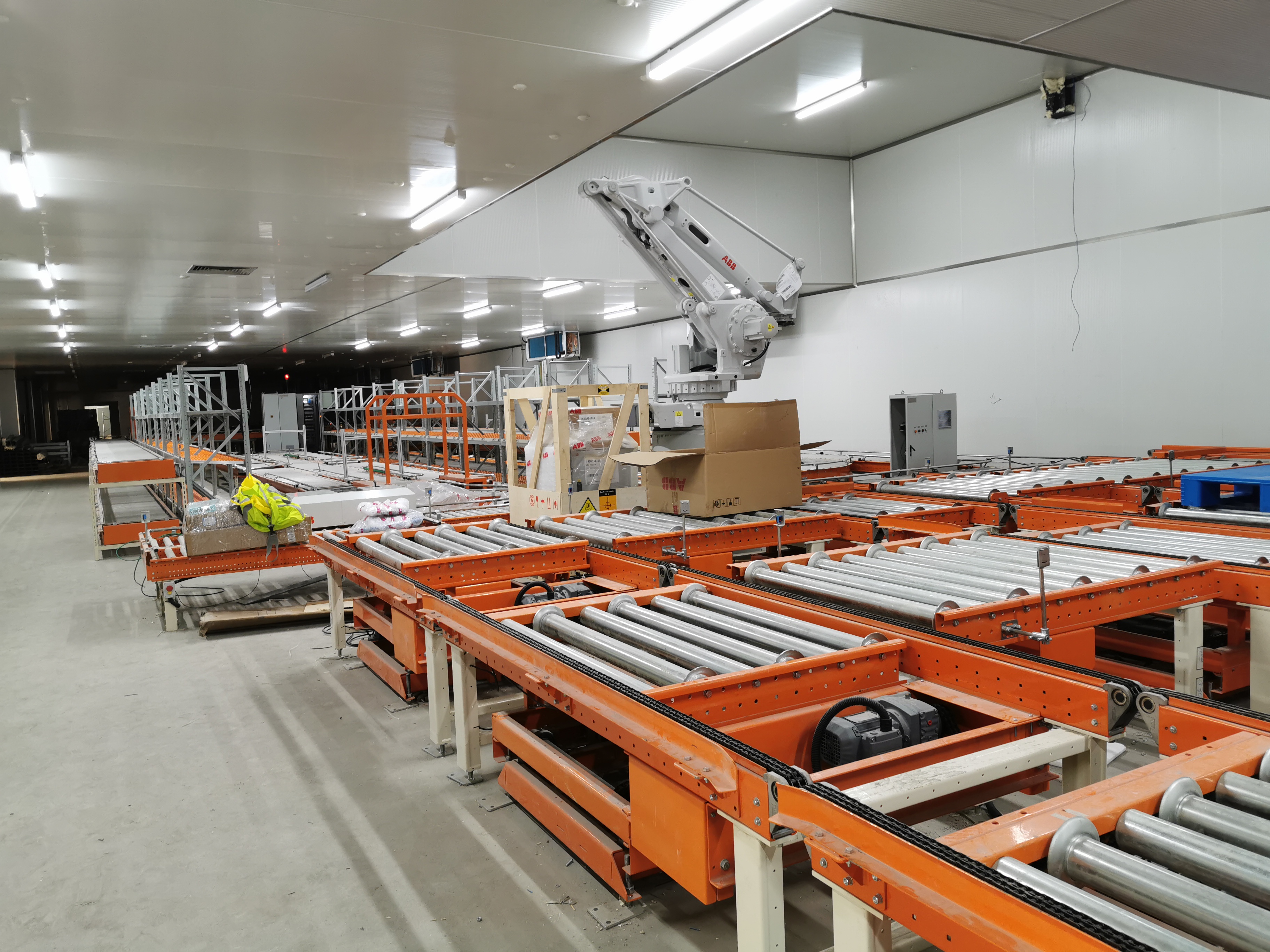 11月中旬，寶開工會(huì)組織開展“走一線、送溫暖”關(guān)愛員工暖冬行動(dòng)。