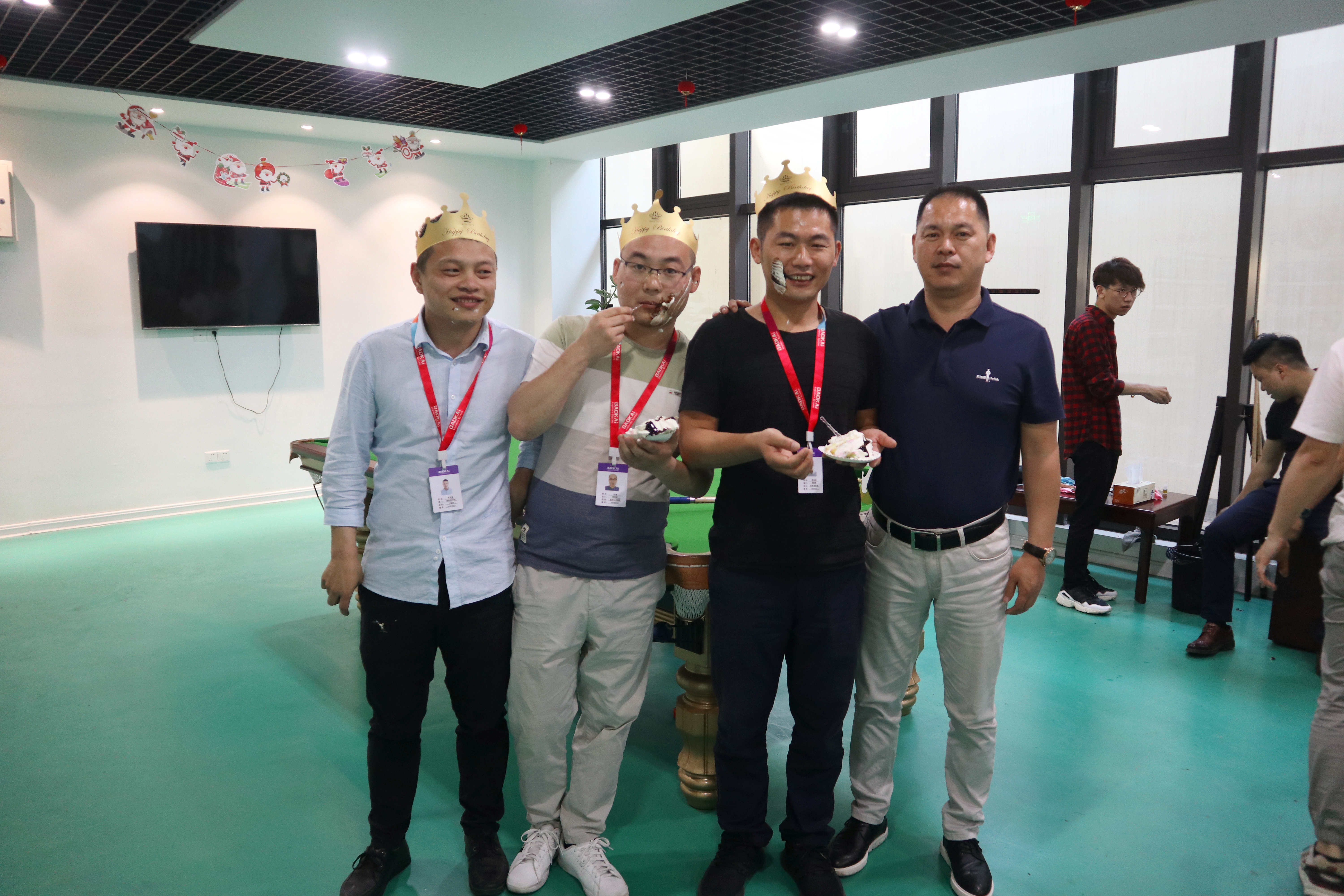 員工集體生日會 | 繽紛五月，把美好的祝福送給你